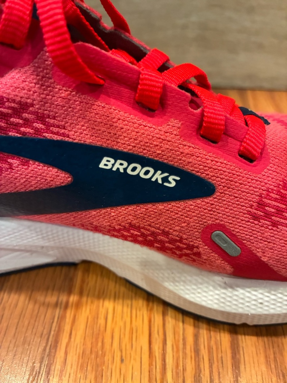 Brooks Launch 9 Running Shoes Pink Navy Women’s Size 8 Medium - Picture 7 of 10